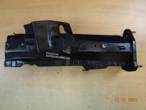 Gebruikte Hoek Carrosserie rechts-voor Mini Mini (R56) 1.6 16V John Cooper Works Prijs € 85,00 Margeregeling aangeboden door Miniparts24 - Miniteile24 GbR