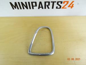 Gebruikte Achterlichtrand rechts Mini Mini (R56) 1.6 16V Cooper Prijs € 29,63 Inclusief btw aangeboden door Miniparts24 - Miniteile24 GbR