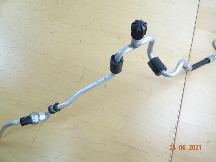 Luftkonditioneringsledning från en Mini Cooper S 2015