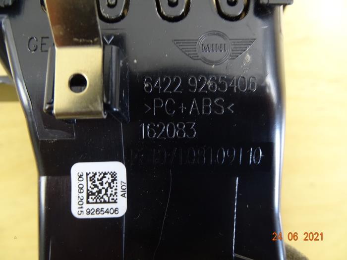 Luftmunstycke, instrumentbräda från en Mini Cooper S 2015