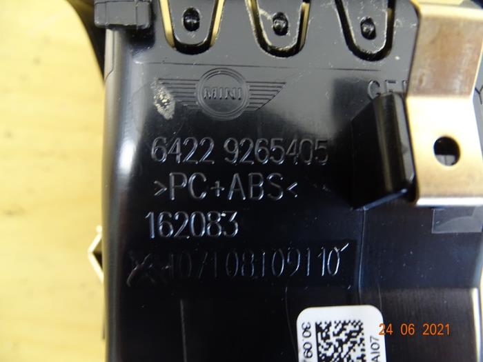 Luftmunstycke, instrumentbräda från en Mini Cooper S 2015