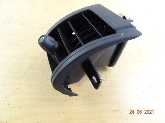 Luftmunstycke, instrumentbräda från en Mini Cooper S 2015