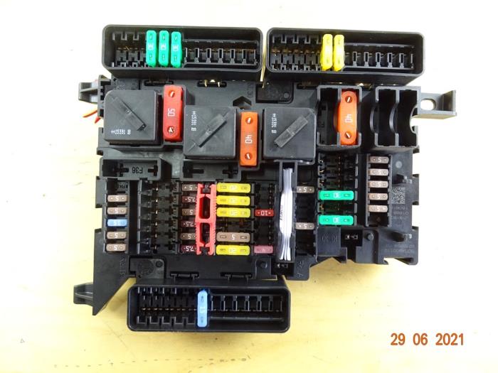 Säkringsbox från en Mini Cooper S 2015