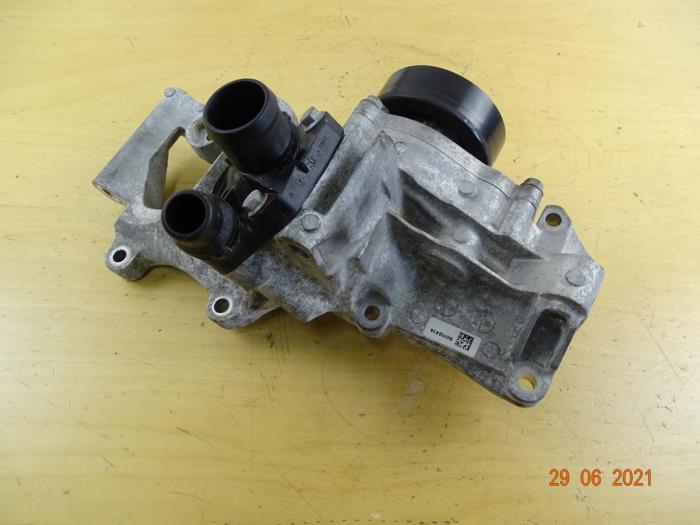 Vattenpump från en Mini Cooper S 2015