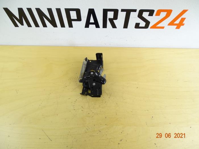 Låsmekanism, motorhuv från en Mini Cooper S 2015