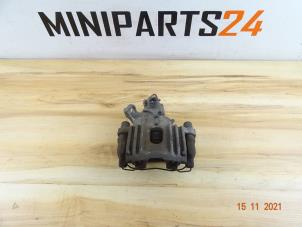 Gebruikte Remzadel rechts-achter Mini Mini Cooper S (R53) 1.6 16V Prijs € 35,70 Inclusief btw aangeboden door Miniparts24 - Miniteile24 GbR