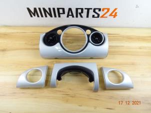 Begagnade Dekorstripe, instrumentbräda BMW Mini One/Cooper (R50) 1.6 16V Cooper Pris € 101,15 Inklusive moms erbjuds av Miniparts24 - Miniteile24 GbR