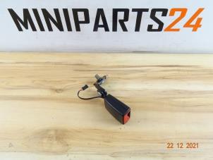 Gebruikte Gordelspanner rechts achter Mini Cooper Prijs € 23,80 Inclusief btw aangeboden door Miniparts24 - Miniteile24 GbR