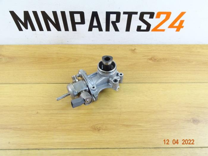 Högtryckspump från en MINI Mini (R56) 1.6 16V Cooper S 2012