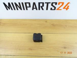 Gebruikte Stroomverdeler Mini Cooper S Prijs € 17,85 Inclusief btw aangeboden door Miniparts24 - Miniteile24 GbR