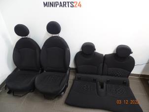 Begagnade Säten + baksäte (komplett) Mini Mini (R56) 1.6 16V Cooper S Pris € 357,00 Inklusive moms erbjuds av Miniparts24 - Miniteile24 GbR