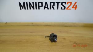 Gebruikte Cilinderslot Portier links Mini Mini Cooper S (R53) 1.6 16V Prijs € 41,65 Inclusief btw aangeboden door Miniparts24 - Miniteile24 GbR