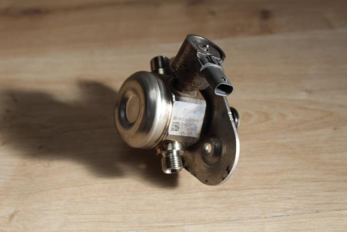 Högtryckspump från en MINI Mini (F56) 1.2 12V One 2015