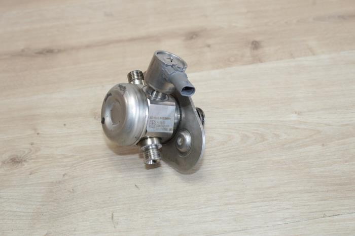 Högtryckspump från en MINI Mini (F56) 2.0 16V Cooper S 2014
