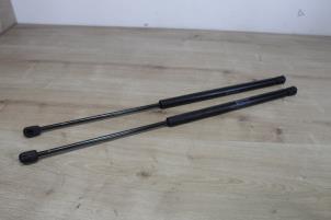 Gebruikte Gasdemper Motorkap Set Austin Mini Open (R52) 1.6 16V Cooper S Prijs € 17,85 Inclusief btw aangeboden door Miniparts24 - Miniteile24 GbR