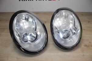 Begagnade Set med glödlampor, strålkastare, vänster + höger BMW Mini One/Cooper (R50) 1.6 16V Cooper Pris € 119,00 Inklusive moms erbjuds av Miniparts24 - Miniteile24 GbR