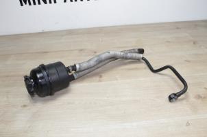 Gebruikte Servo Oliereservoir Mini Mini Cooper S (R53) 1.6 16V Prijs € 23,80 Inclusief btw aangeboden door Miniparts24 - Miniteile24 GbR