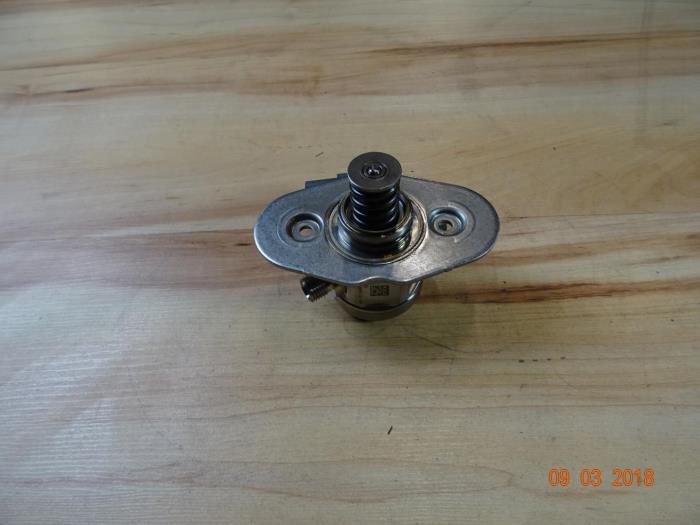 Högtryckspump från en MINI Mini (F56) 1.5 12V Cooper 2015