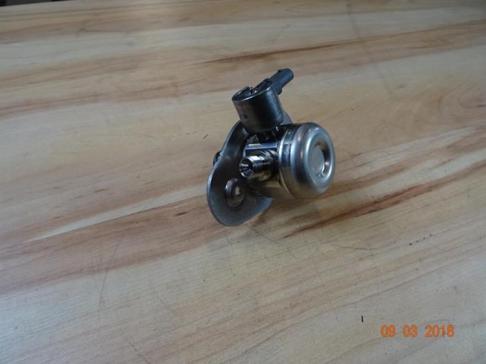 Högtryckspump från en MINI Mini (F56) 1.5 12V Cooper 2015