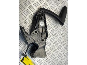 Begagnade Parkeringsbromsspak Audi A3 (8P1) 1.9 TDI Pris € 20,00 Marginaltabell erbjuds av APST