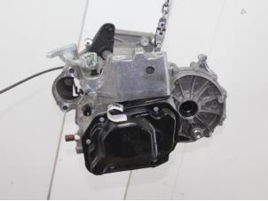 Gebruikte Versnellingsbak Volkswagen Polo V (6R) 1.0 12V BlueMotion Technology Prijs € 500,00 Margeregeling aangeboden door APST