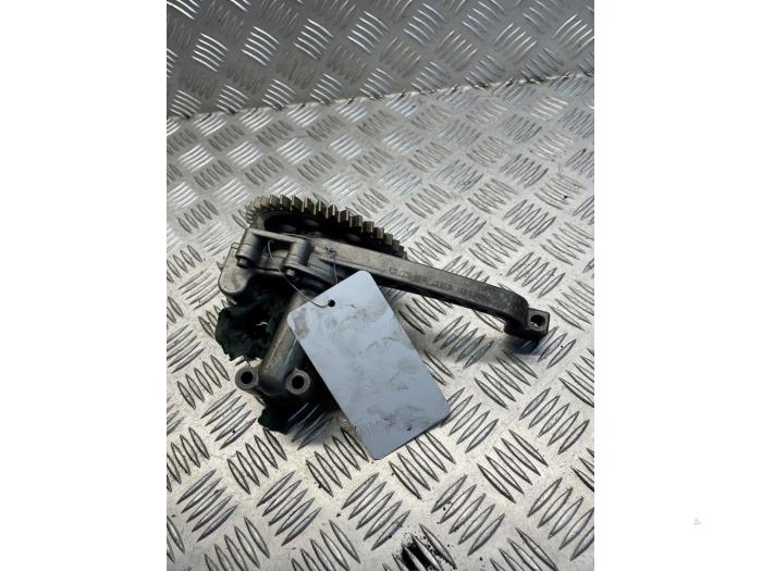 Oliepomp van een Volkswagen Transporter/Caravelle T5 2.5 TDi PF 2008