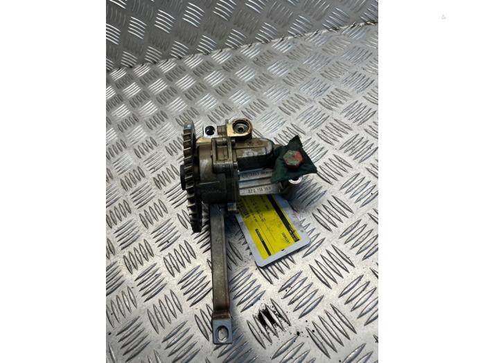 Oliepomp van een Volkswagen Transporter/Caravelle T5 2.5 TDi PF 2008