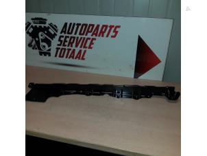 Nya Karosshörn, vänster fram Mercedes E (R238) E-350 EQ Boost 2.0 Turbo 16V Pris € 90,75 Inklusive moms erbjuds av APST