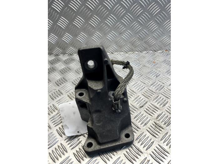 Motorfäste från en Land Rover Range Rover Sport (LW) 3.0 TDV6 2016