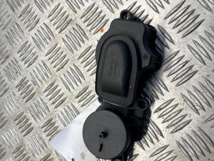 Begagnade PCV-ventil BMW 3 serie (E46/4) 330d 24V Pris € 10,00 Marginaltabell erbjuds av EU Engines & Parts BV