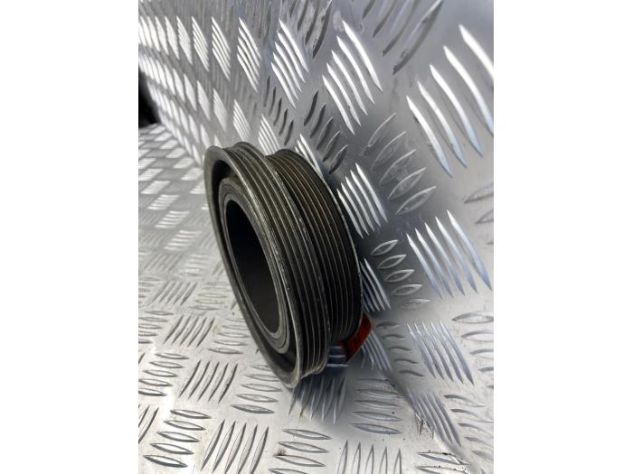 Remskiva, vevaxel från en Iveco New Daily VI 33S13, 35C13, 35S13 2014