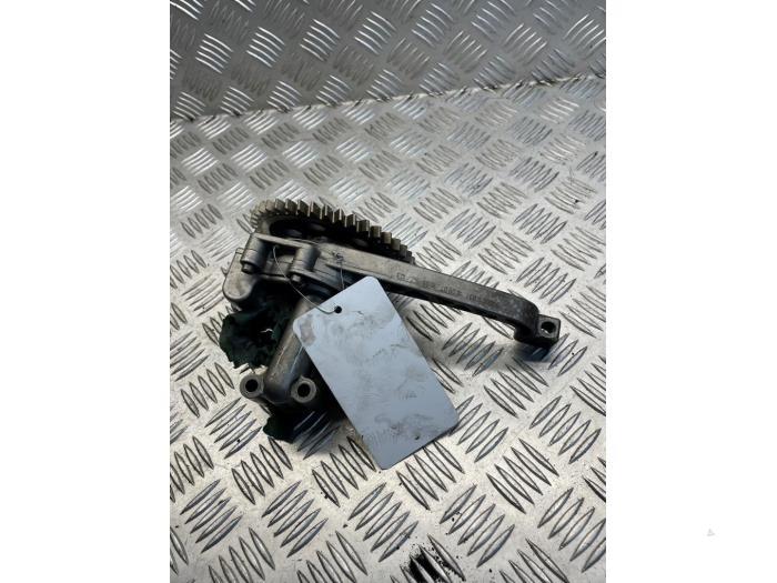 Oliepomp van een Volkswagen Transporter T5 2.5 TDi 2009