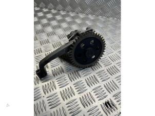 Gebruikte Oliepomp Volkswagen Transporter T5 2.5 TDi Prijs € 50,00 Margeregeling aangeboden door APST