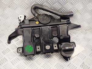 Używane Kolektor dolotowy Mercedes C (W205) C-180 1.6 CDI BlueTEC, C-180 d 16V Cena € 50,00 Procedura marży oferowane przez APST