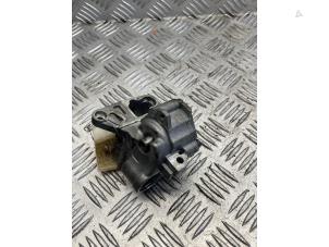 Używane Pompa oleju Audi A4 (B8) 2.0 TDI 16V Cena € 75,00 Procedura marży oferowane przez EU Engines & Parts BV