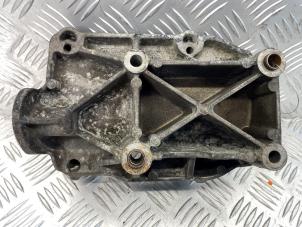 Używane Wspornik pompy klimatyzacji Iveco New Daily VI 33S16, 35C16, 35S16 Cena € 25,00 Procedura marży oferowane przez APST