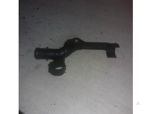 Begagnade Vattenrör Mercedes C (W203) Pris € 10,00 Marginaltabell erbjuds av APST