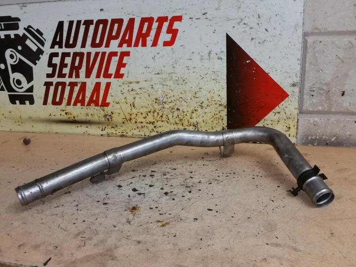 Waterpijp van een Mercedes-Benz B (W246) 2.0 B-200 NGD 16V 2016