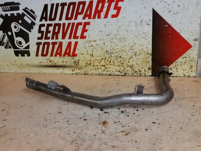 Waterpijp van een Mercedes-Benz B (W246) 2.0 B-200 NGD 16V 2016