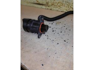 Gebruikte Olie vulpijp Mercedes A-Klasse AMG (177.0) 2.0 A-35 AMG Turbo 16V 4Matic Prijs € 30,00 Margeregeling aangeboden door APST