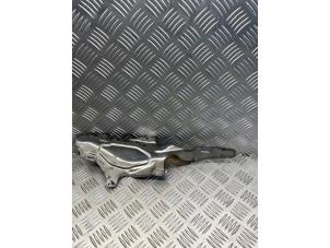 Gebruikte Hitteschild uitlaat Mercedes A-Klasse AMG (177.0) 2.0 A-35 AMG Turbo 16V 4Matic Prijs € 40,00 Margeregeling aangeboden door APST