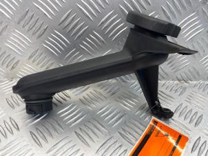 Begagnade Oljepåfyllningsrör Ford Transit 2.4 TDdi 16V 330M Pris € 15,00 Marginaltabell erbjuds av APST