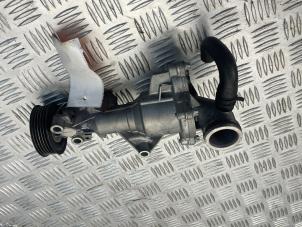 Gebruikte Waterpomp Mercedes A (177.0) 2.0 A-220 Turbo 16V Prijs € 100,00 Margeregeling aangeboden door APST