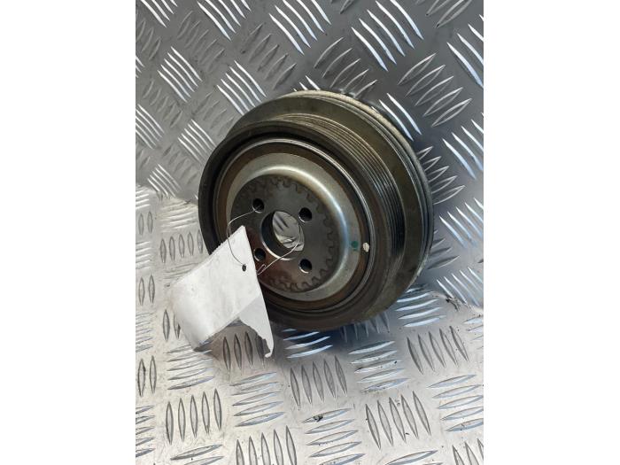 Remskiva, vevaxel från en Iveco New Daily VI 33S13, 35C13, 35S13 2016