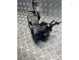 Begagnade Mekanisk bränslepump Fiat Ducato (250) 2.3 D 180 Multijet Pris € 275,00 Marginaltabell erbjuds av APST