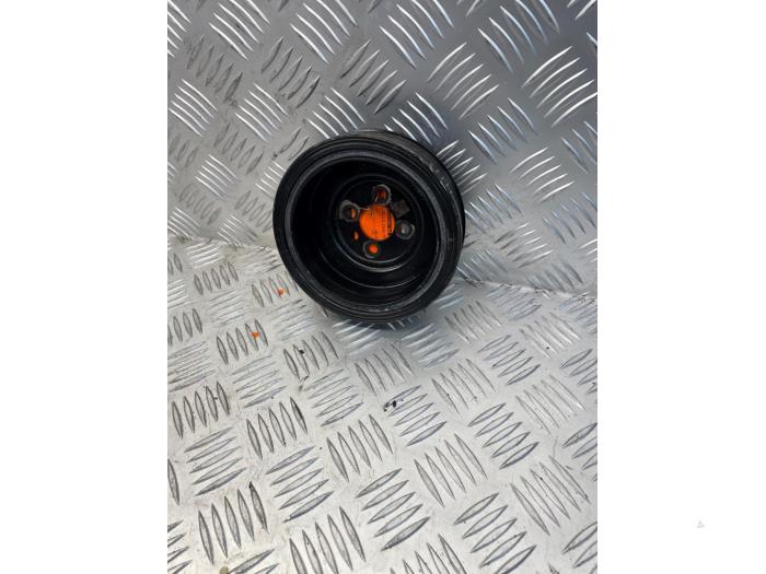 Krukas Poelie van een Audi A3 Limousine (8YS) 2.0 30 TDI 16V 2021