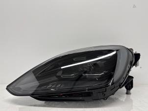 Nya Strålkastare, vänster Porsche Cayenne III (9YA) Pris på förfrågan erbjuds av Jonker - Huissen B.V.