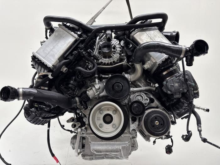 Motor från en BMW M5 (F90) 4.4 xDrive V8 32V TwinPower Turbo 2022