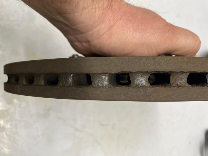 Bromsoksats från en Audi RS 6 Avant (C8) 4.0 V8 TFSI Mild Hybrid 32V 2021