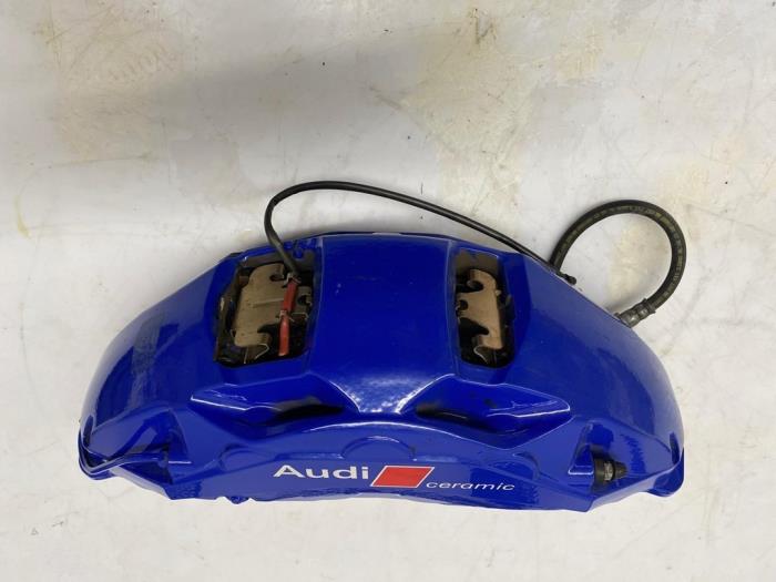 Bromsoksats från en Audi RS 6 Avant (C8) 4.0 V8 TFSI Mild Hybrid 32V 2021